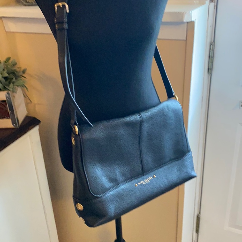 Marc Jacobs New York Black leather adj  strap bag